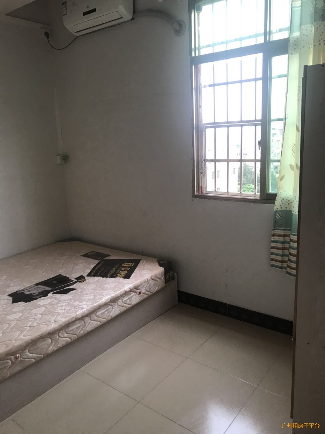 地铁三号线，龙归B出口。现有一房一厅、两房一厅