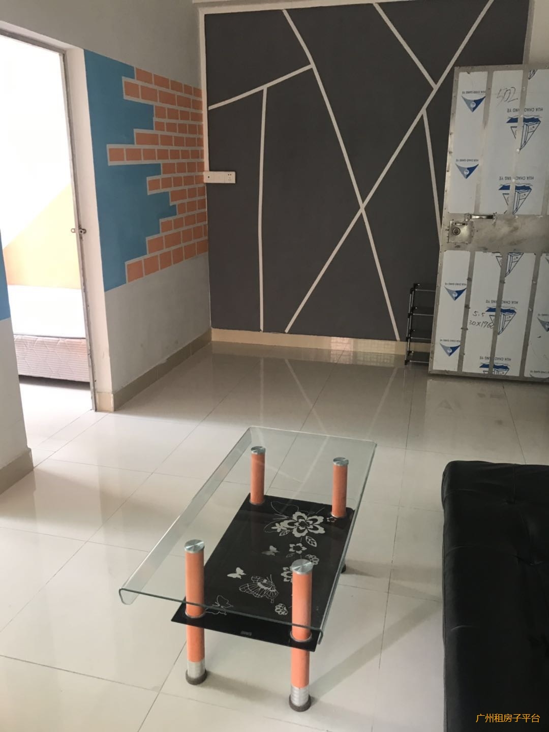 地铁三号线，龙归B出口。现有一房一厅、两房一厅
