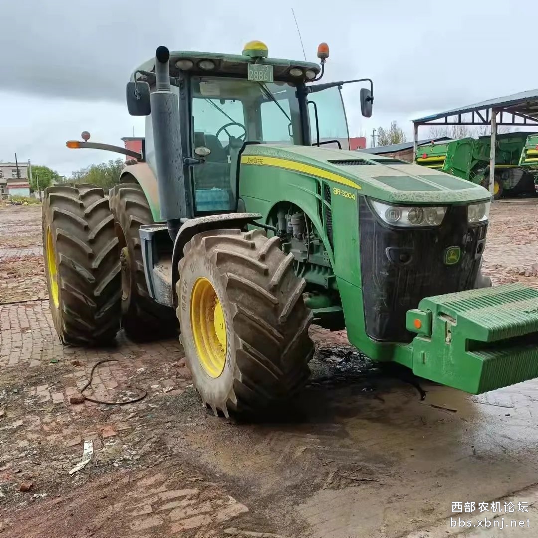 因转行,现打包出售2020年的约翰迪尔3204拖拉机一台,法国贝松液压不