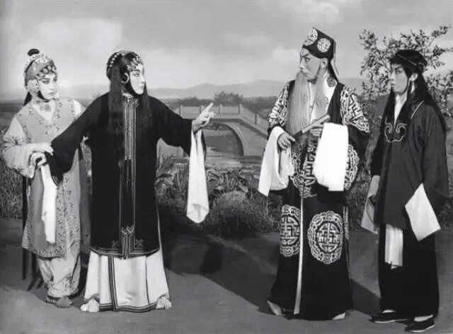 翁偶虹:艺如其人的尚小云