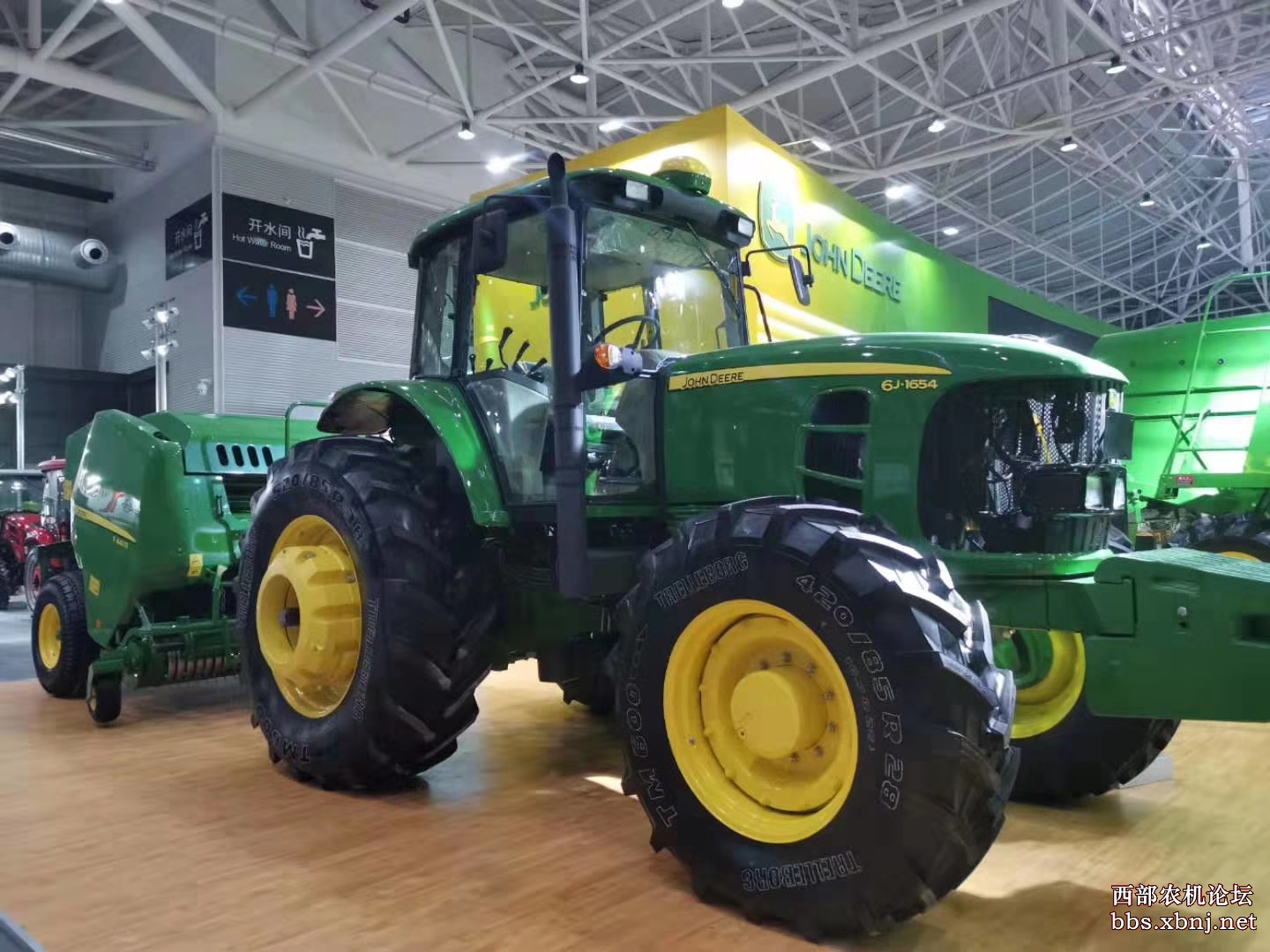 农机展剧透:约翰迪尔8r2304 特瑞堡