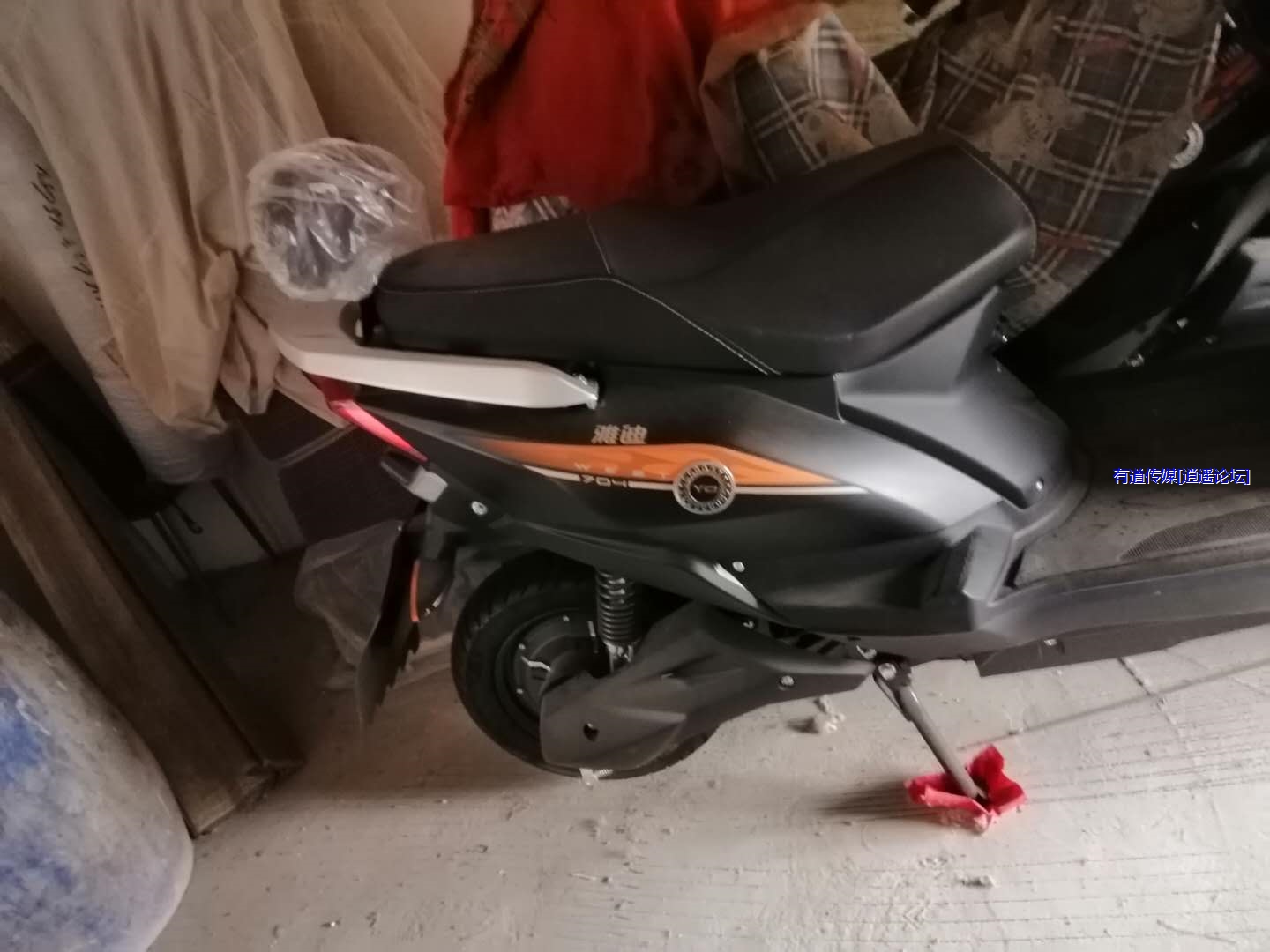 本人抵账,抵了一辆全新雅迪电动车,战狼侠60铂金版,低价出售   _微赞