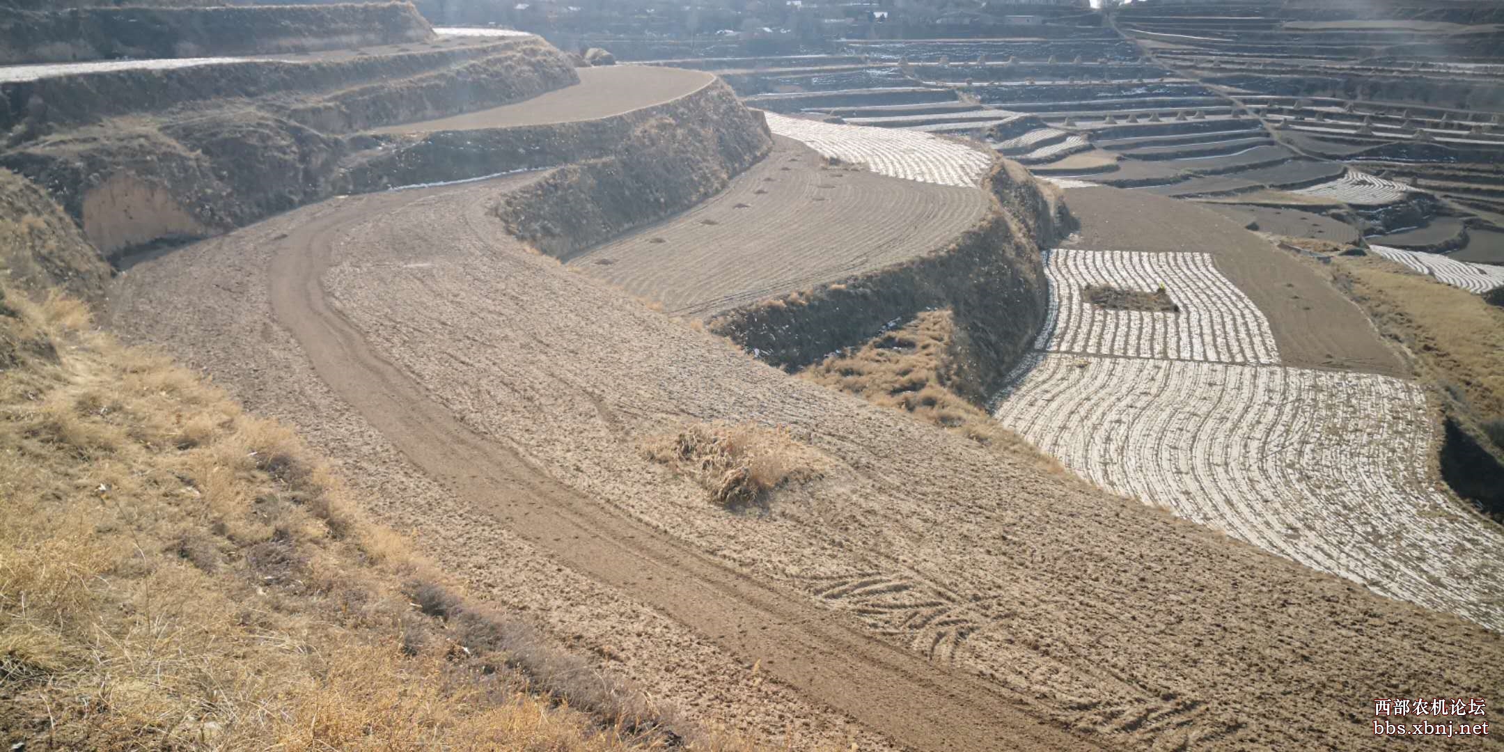 山西宜机化改造让大田机具开进了丘陵山地