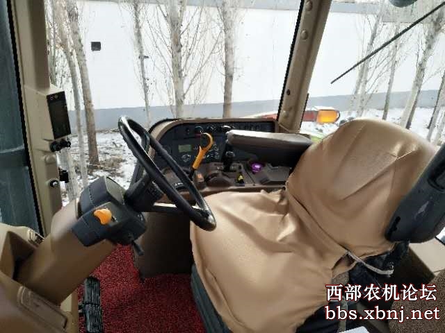 出售两台17年迪尔2204拖拉机