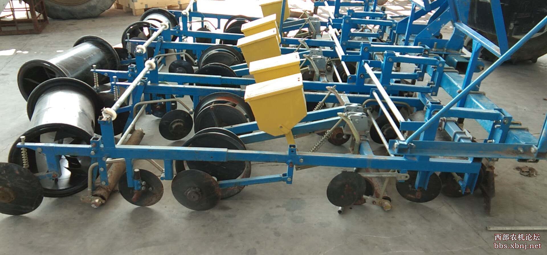 捡漏啦有一台全新天诚三膜六行机械式精量甜菜双膜播种机赔钱销售