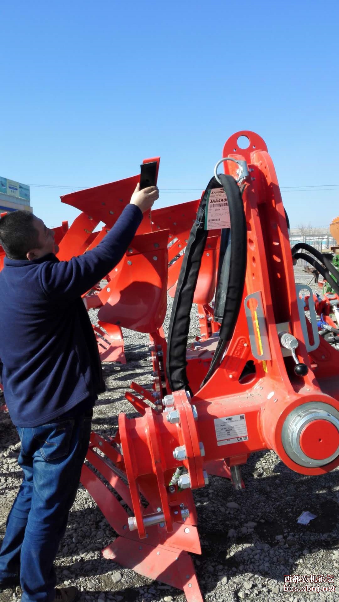 纽荷兰t8050马斯奇奥大五铧驰骋疆场