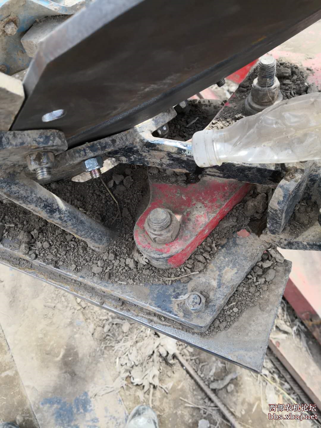 另有贝松犁盒子3个出售,12套拉贝犁头带删条出售,另有贝松配件出售!