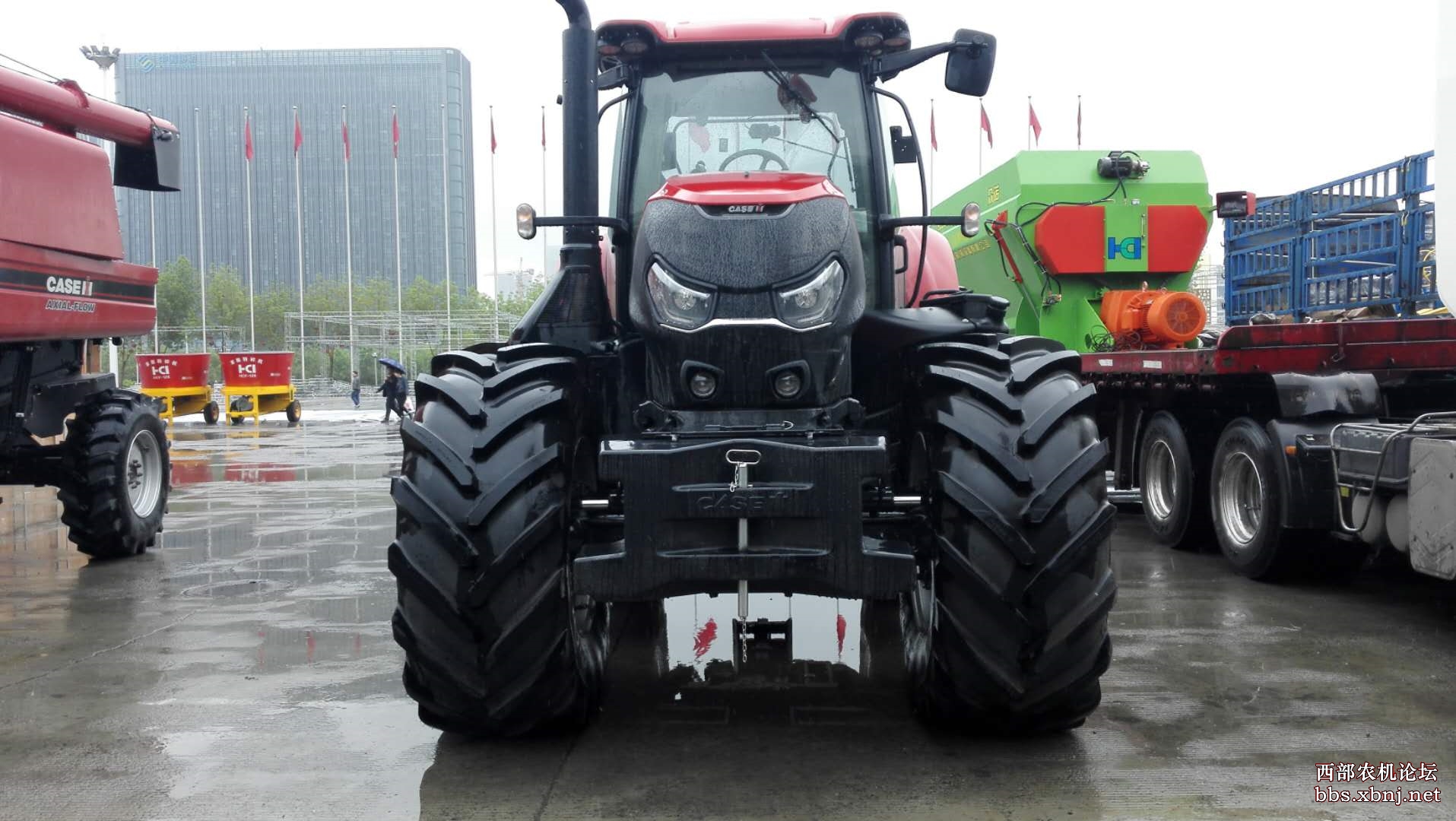 新款凯斯270亮相2019新疆农机展先睹为快