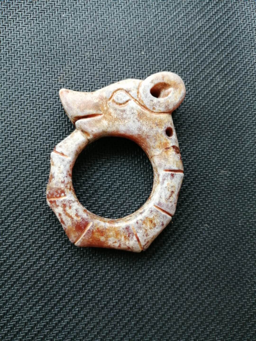 红山文化红沁竹节玉猪龙   _微赞云社区_微赞