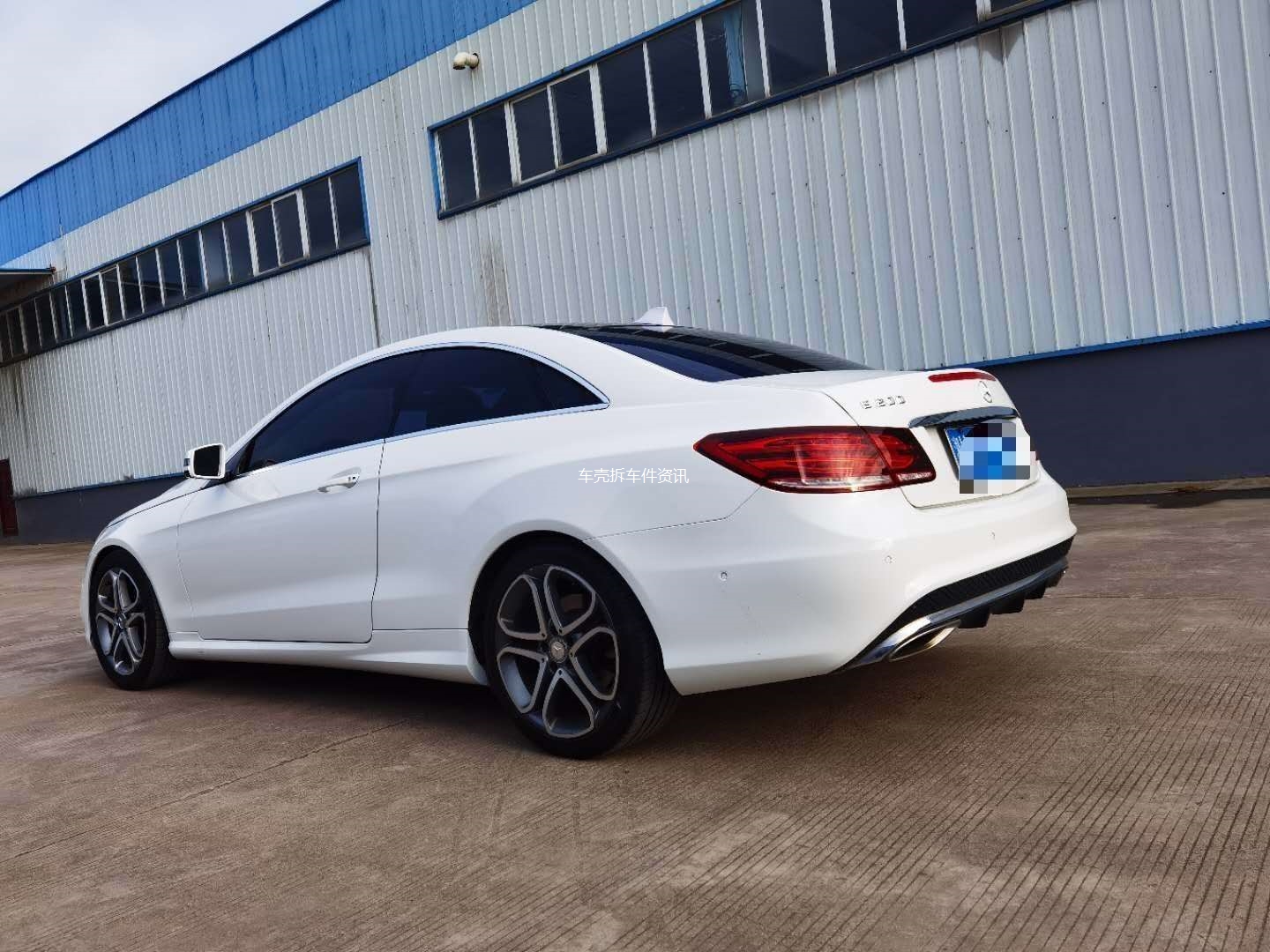 出,15年奔驰e200两门轿跑,过户车,小伤修复