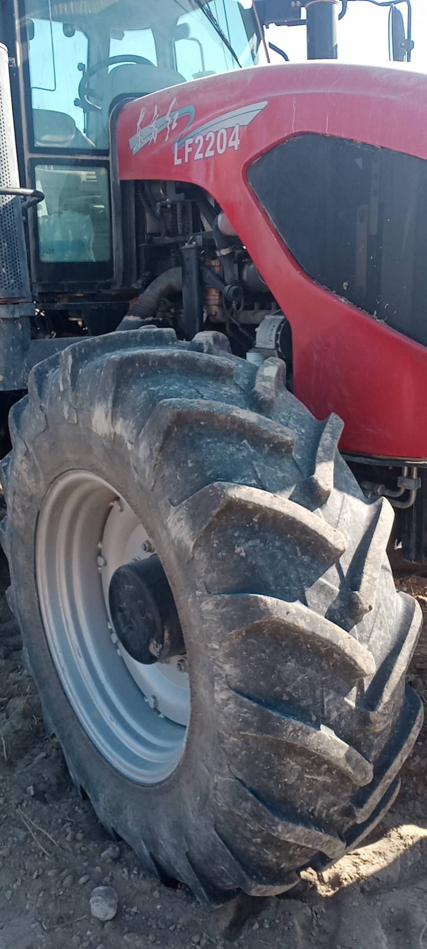 出售东方红lf 2204