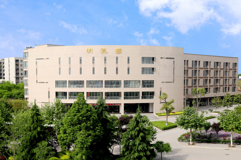 学校的校园文化建设以及学生社团情况西安培华学院校园文化活动围绕"